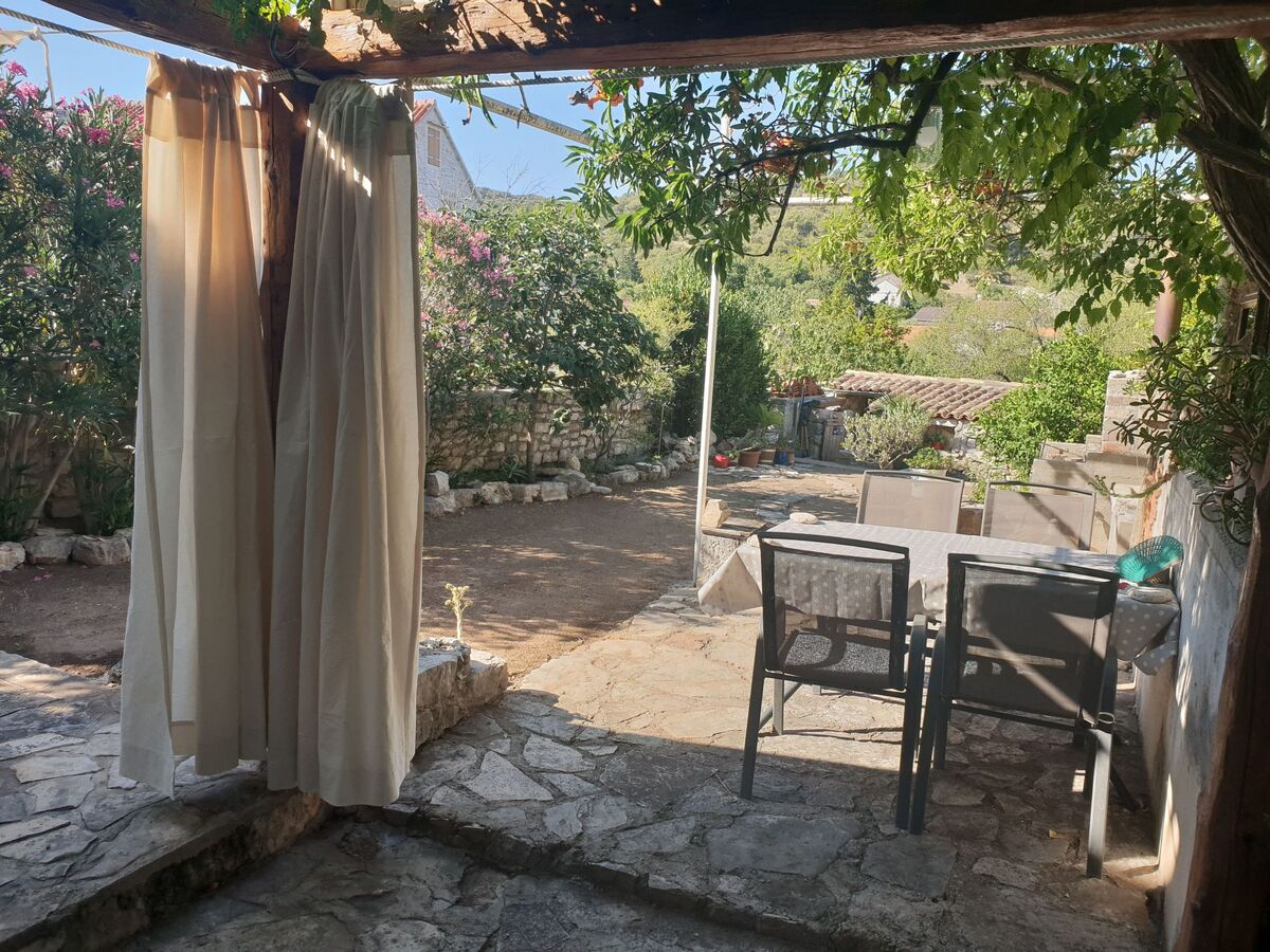 Maison en pierre dalmate sur Zlarin avec jardin - Photo 11