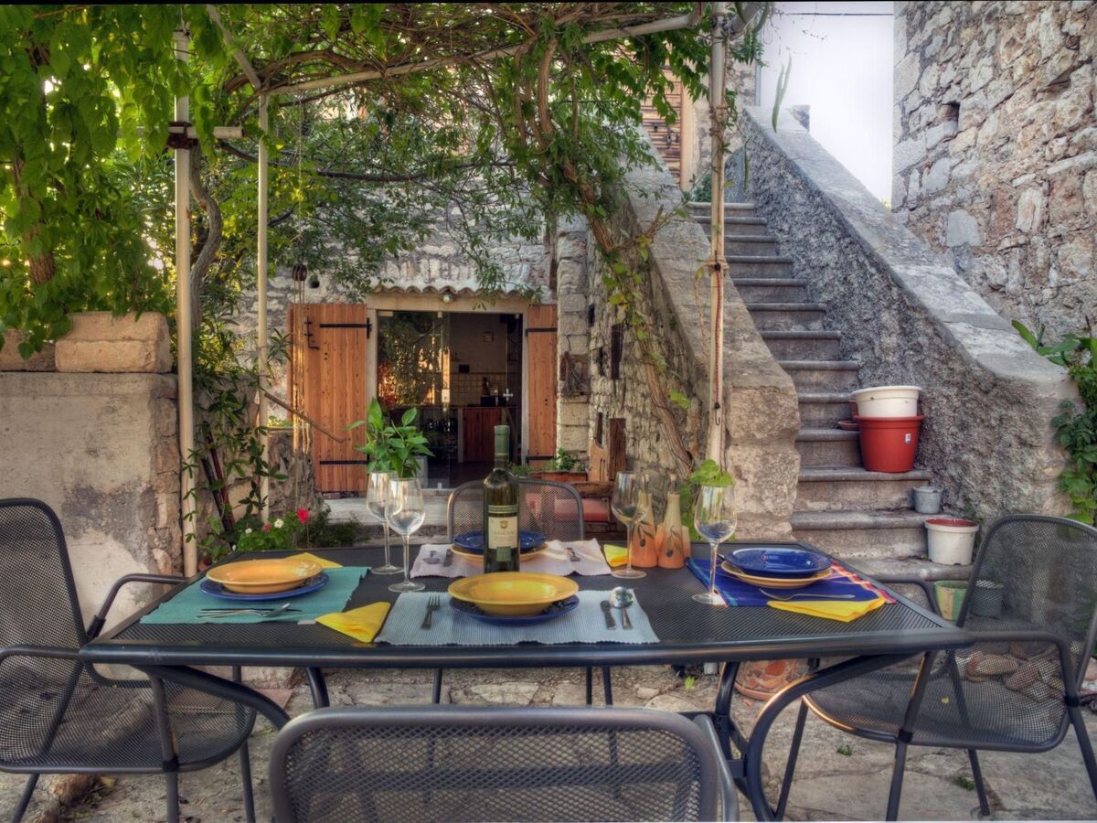 Maison en pierre dalmate sur Zlarin avec jardin - Photo 14