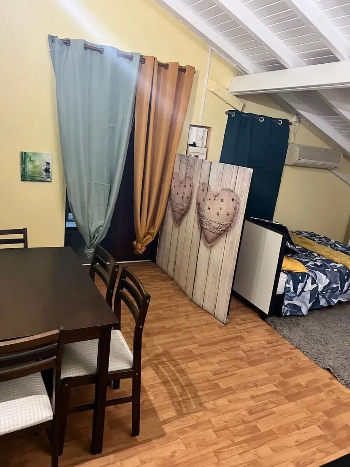 Studio 54 m² à Sainte-Rose, entrée privée et cuisine équipée - Photo 12