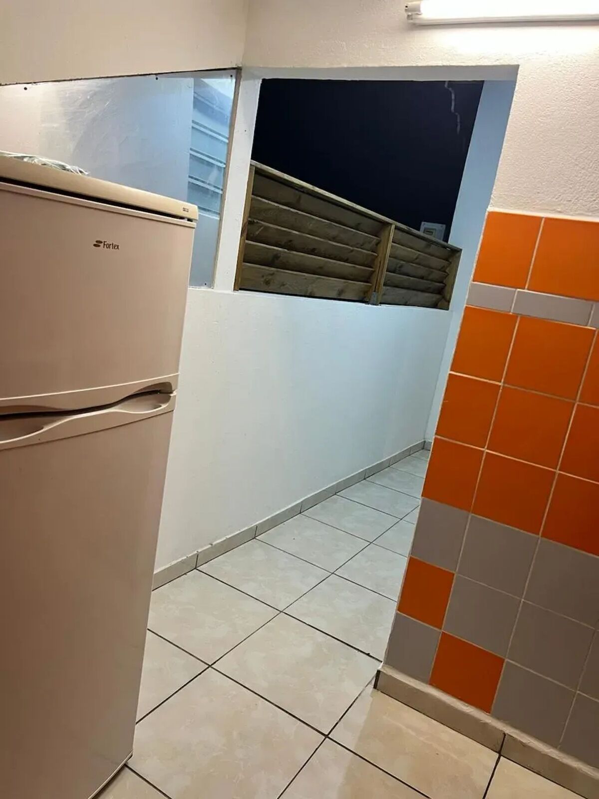 Studio 54 m² à Sainte-Rose, entrée privée et cuisine équipée - Photo 16