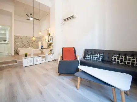 Location appartement à Tarragona, Studio spacieux au cœur de Tarragone avec balcon