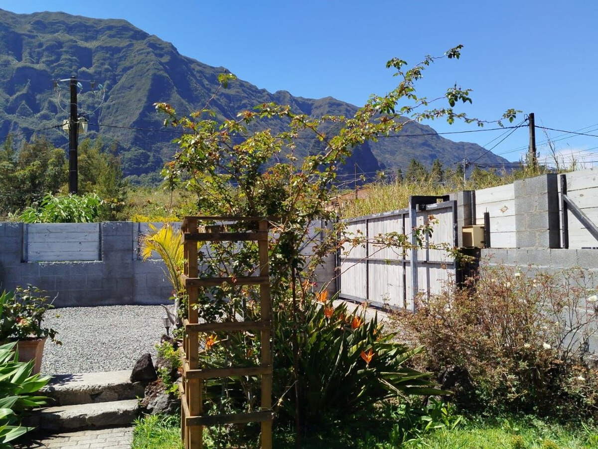 Chalet vue Cirque de Cilaos – Terrasse 23 m² - Photo 6