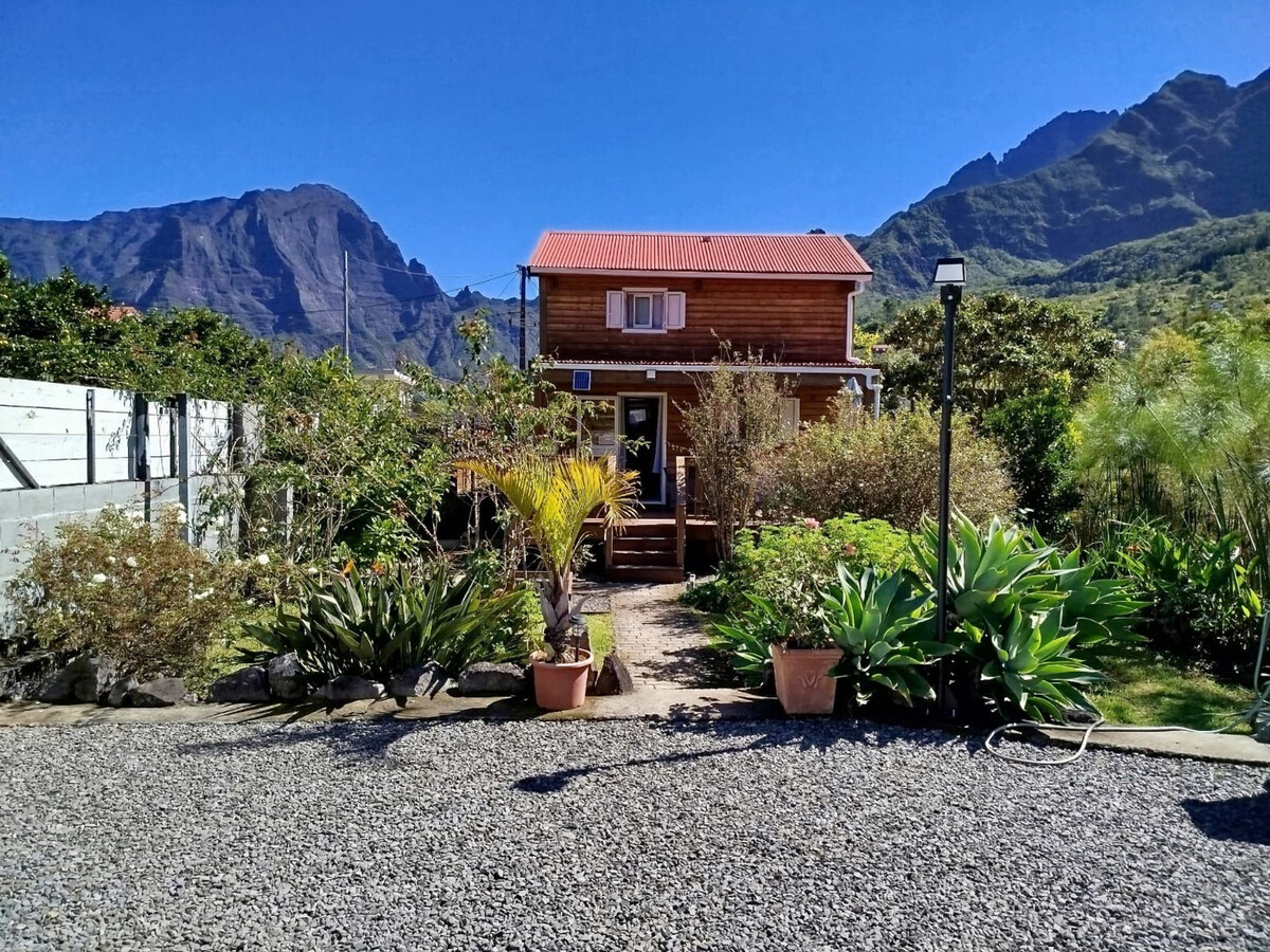 Chalet vue Cirque de Cilaos – Terrasse 23 m² - Photo 10
