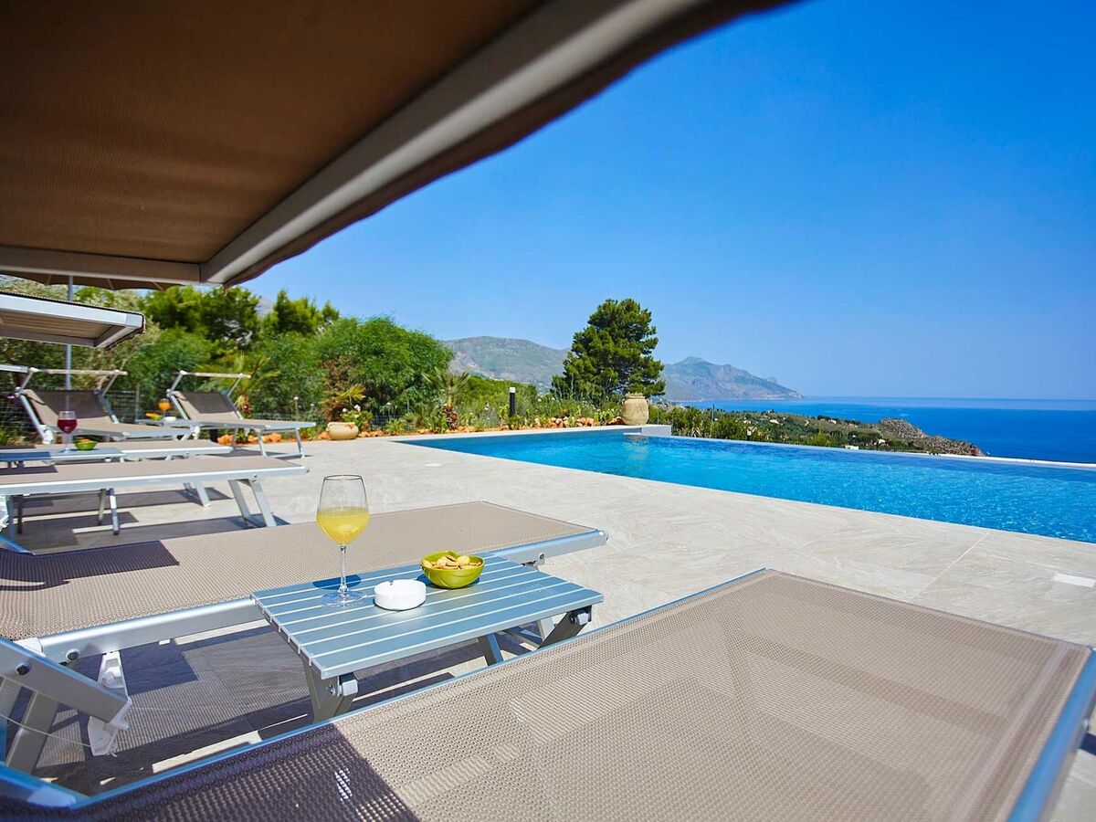 Villa Antonella – 4 chambres, piscine infinity et vue mer - Photo 12