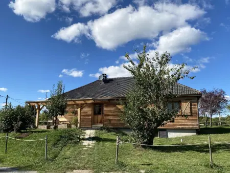 Location gite à Le Vernet, Grand chalet, parking, animaux admis - 11 pers. près de Vichy