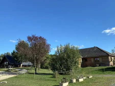 Grand chalet au cœur d'un centre équestre près de Vichy : photo 4