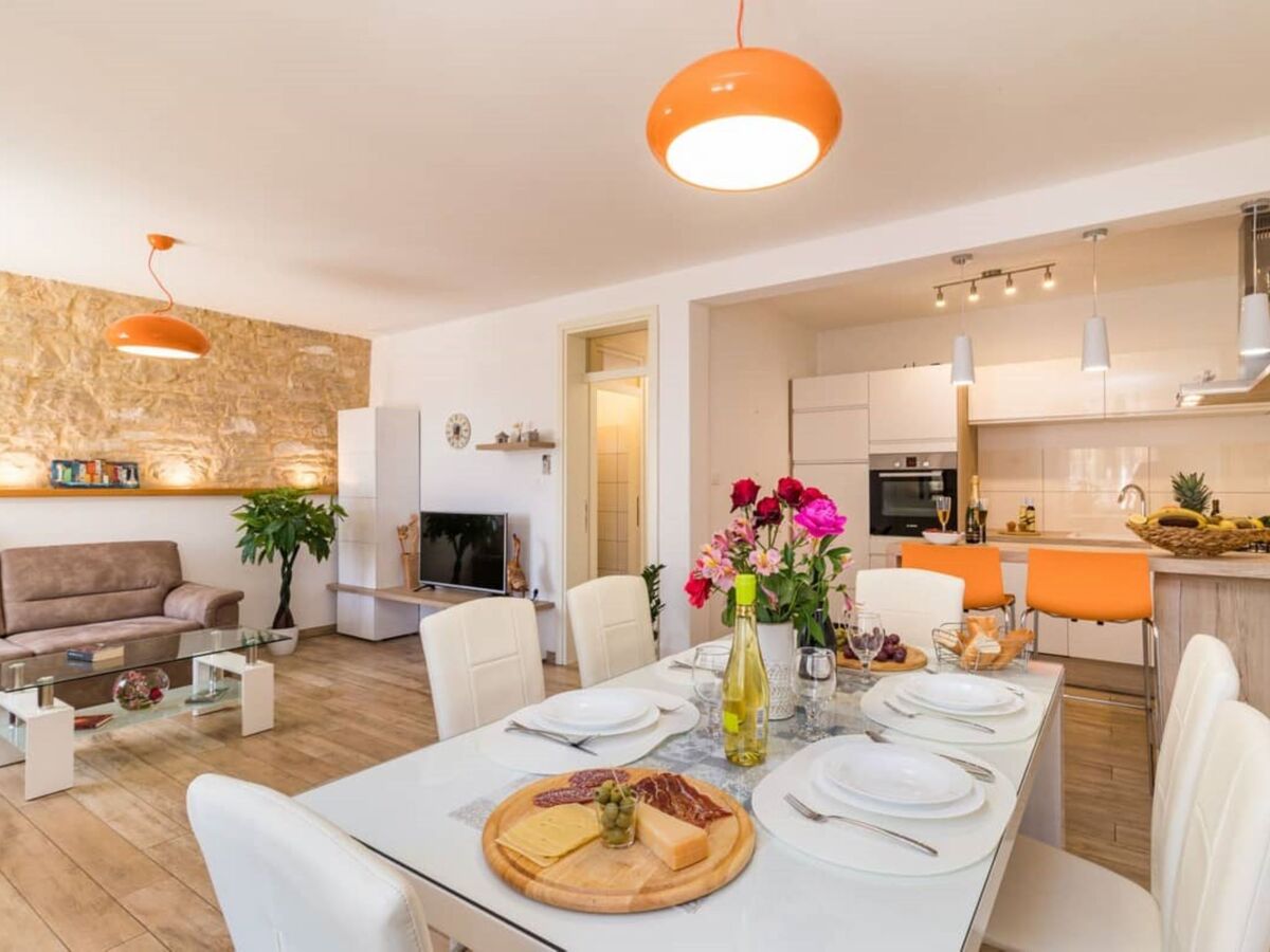 Villa Pietra, maison 2 étages avec piscine privée à Galižana - Photo 10