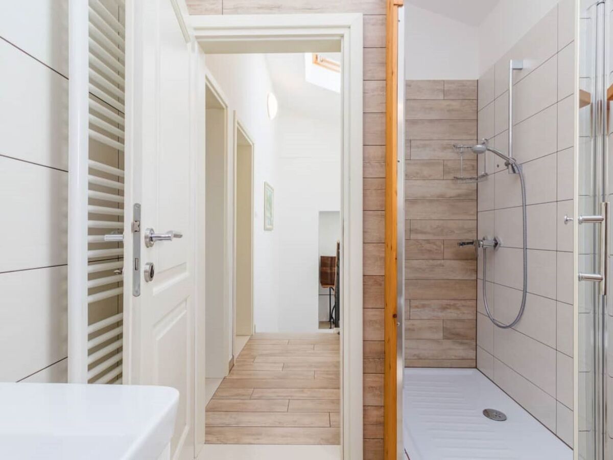 Villa Pietra, maison 2 étages avec piscine privée à Galižana - Photo 22