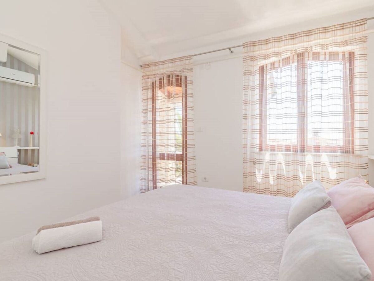 Villa Pietra, maison 2 étages avec piscine privée à Galižana - Photo 24