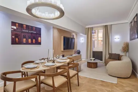 Location appartement à Paris, Appartement luxueux climatisé Arc de Triomphe