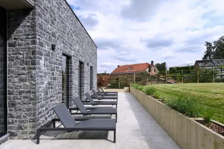 Durbuy Suites, Villa avec piscine et suites pour 12 personnes : photo 4