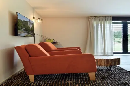 Durbuy Suites, Villa avec piscine et suites pour 12 personnes : photo 12
