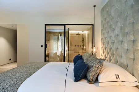 Durbuy Suites, Villa avec piscine et suites pour 12 personnes : photo 16