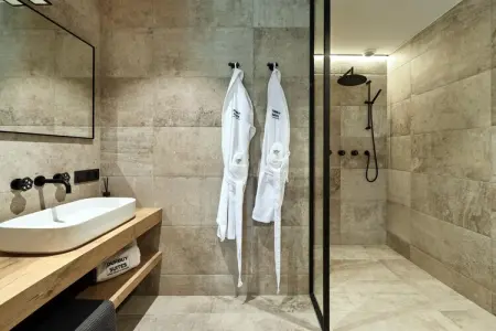 Durbuy Suites, Villa avec piscine et suites pour 12 personnes : photo 21