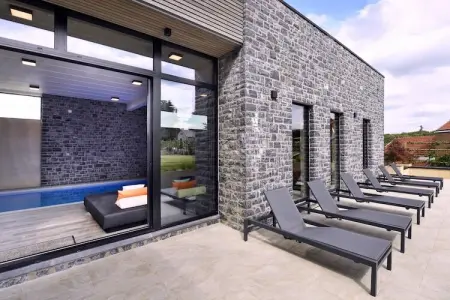 Durbuy Suites, Villa avec piscine et suites pour 12 personnes : photo 35