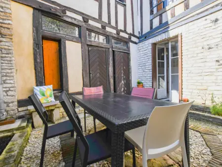 Maison de ville Bar-sur-Aube, cour privative, 9 pers. - Photo 15