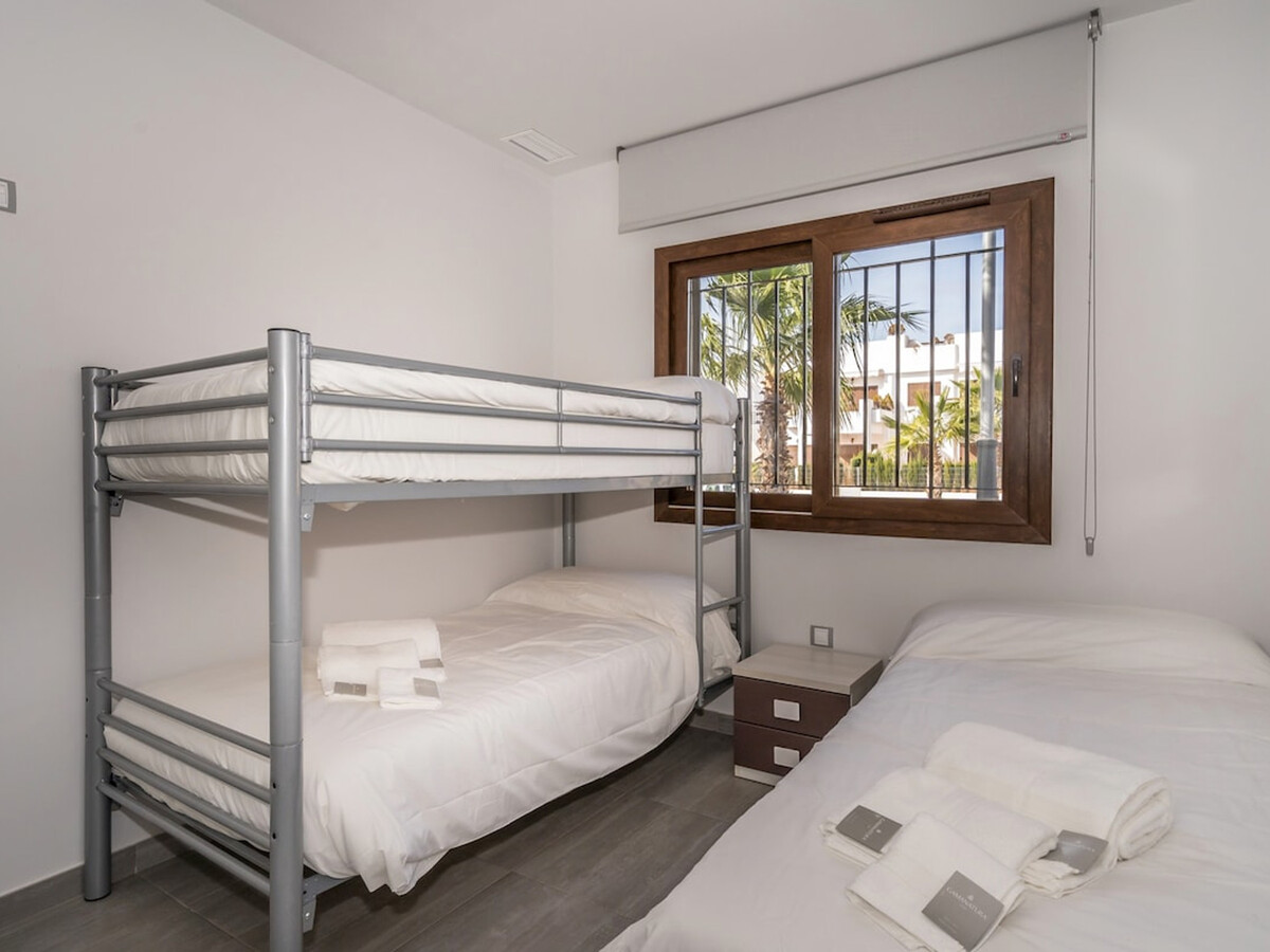 Appartement 2 ch, piscine chauffée, à 50 m de la plage - Photo 15