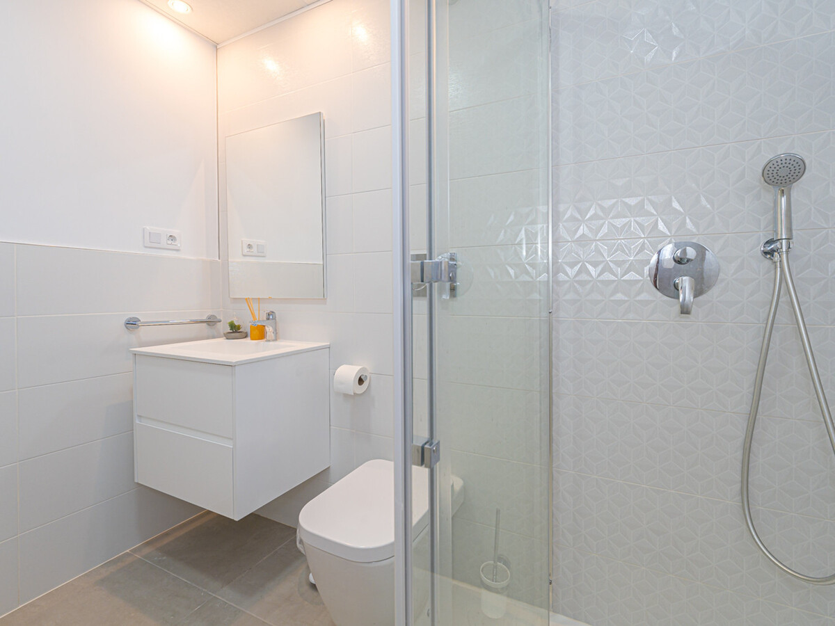 Appartement neuf 3 chambres, 100 m plage - San Juan - Photo 18