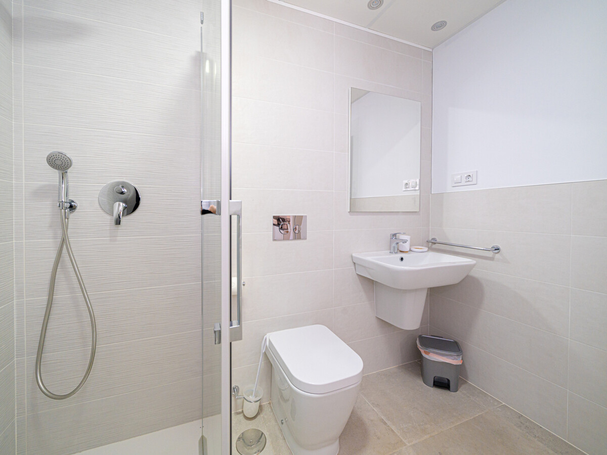 Appartement neuf 3 chambres, 100 m plage - San Juan - Photo 23