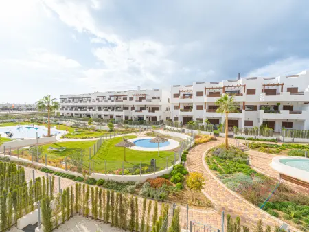Appartement 70 m² vue piscine, 500 m plage
