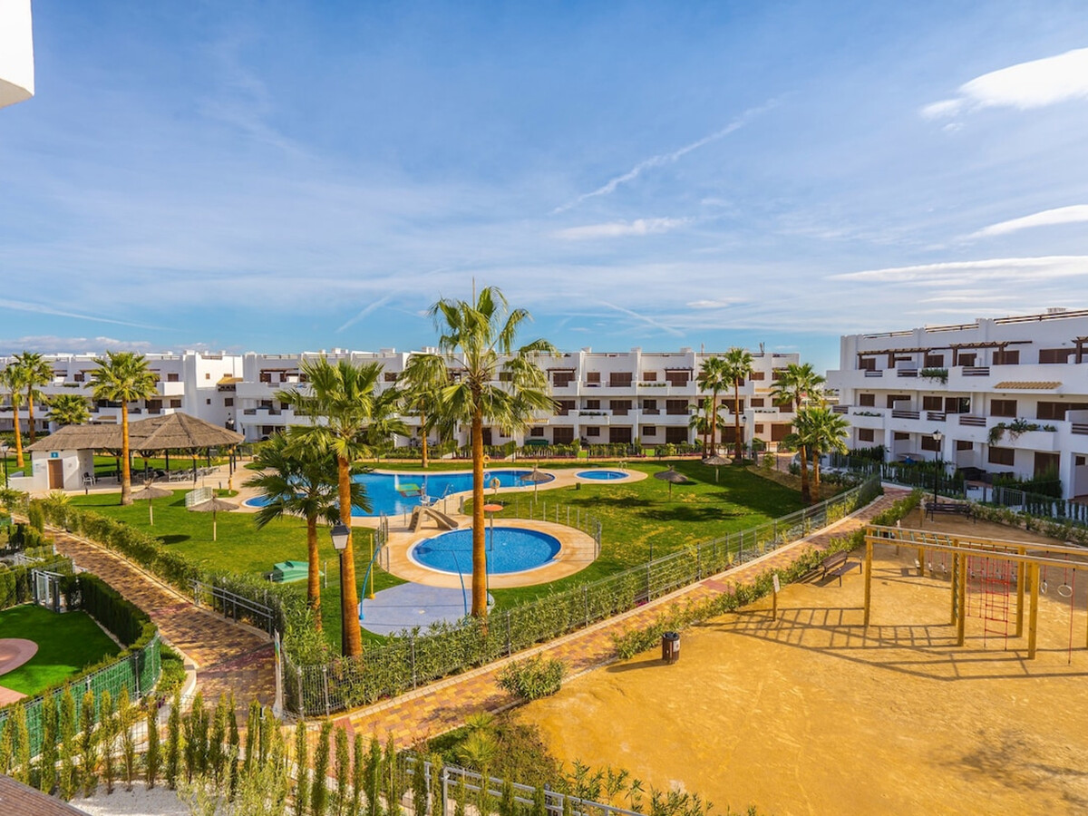 Appartement 3 chambres, piscine et plage à 500 m - Photo 3