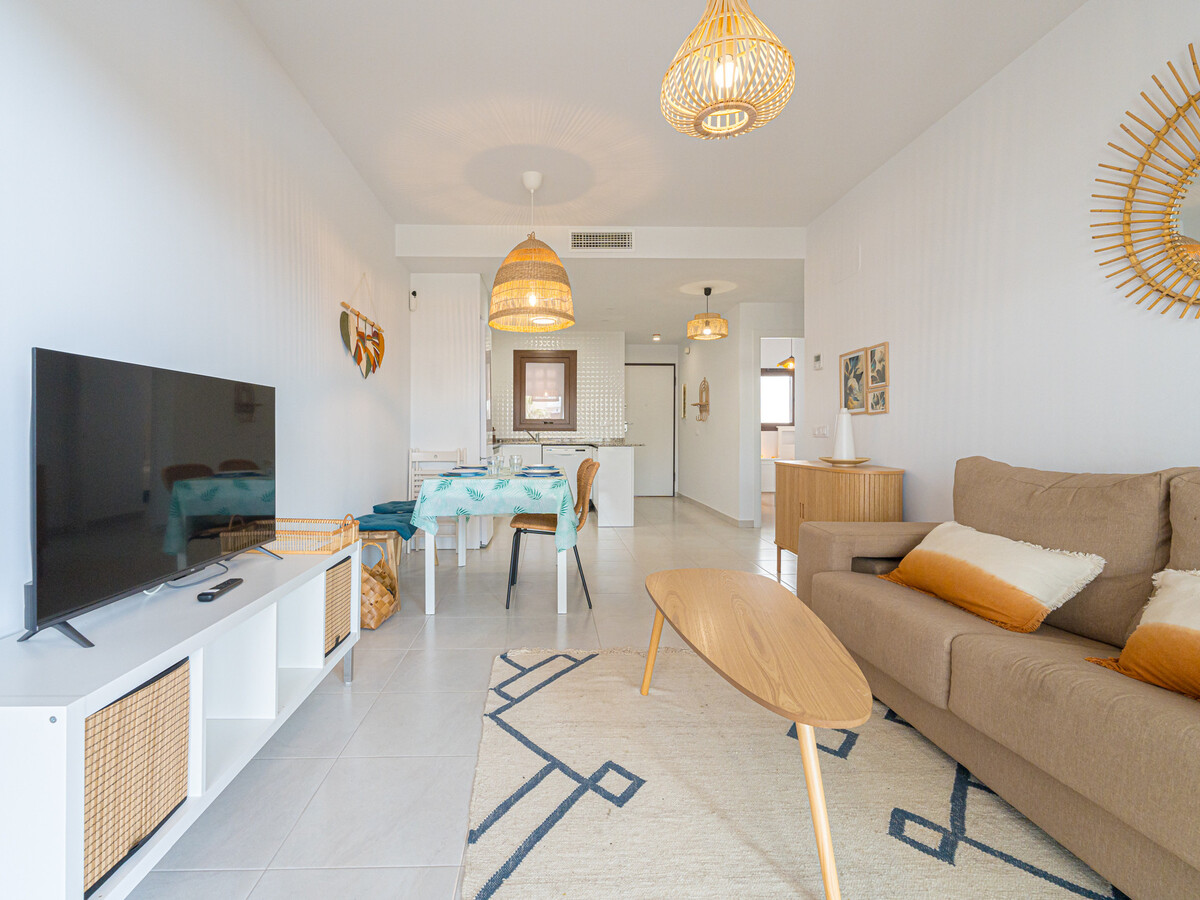 Appartement 70m² avec terrasse et vue piscine - Photo 2