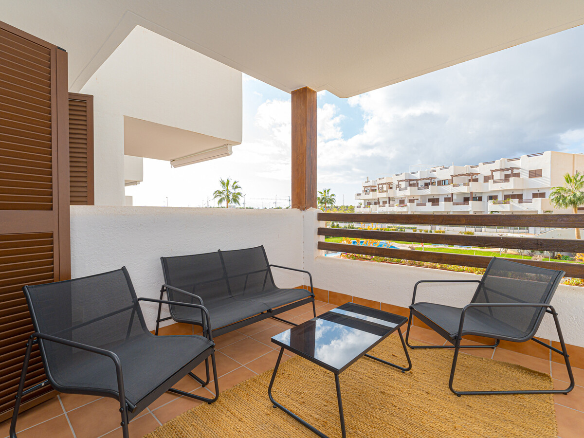 Appartement 70m² avec terrasse et vue piscine - Photo 13