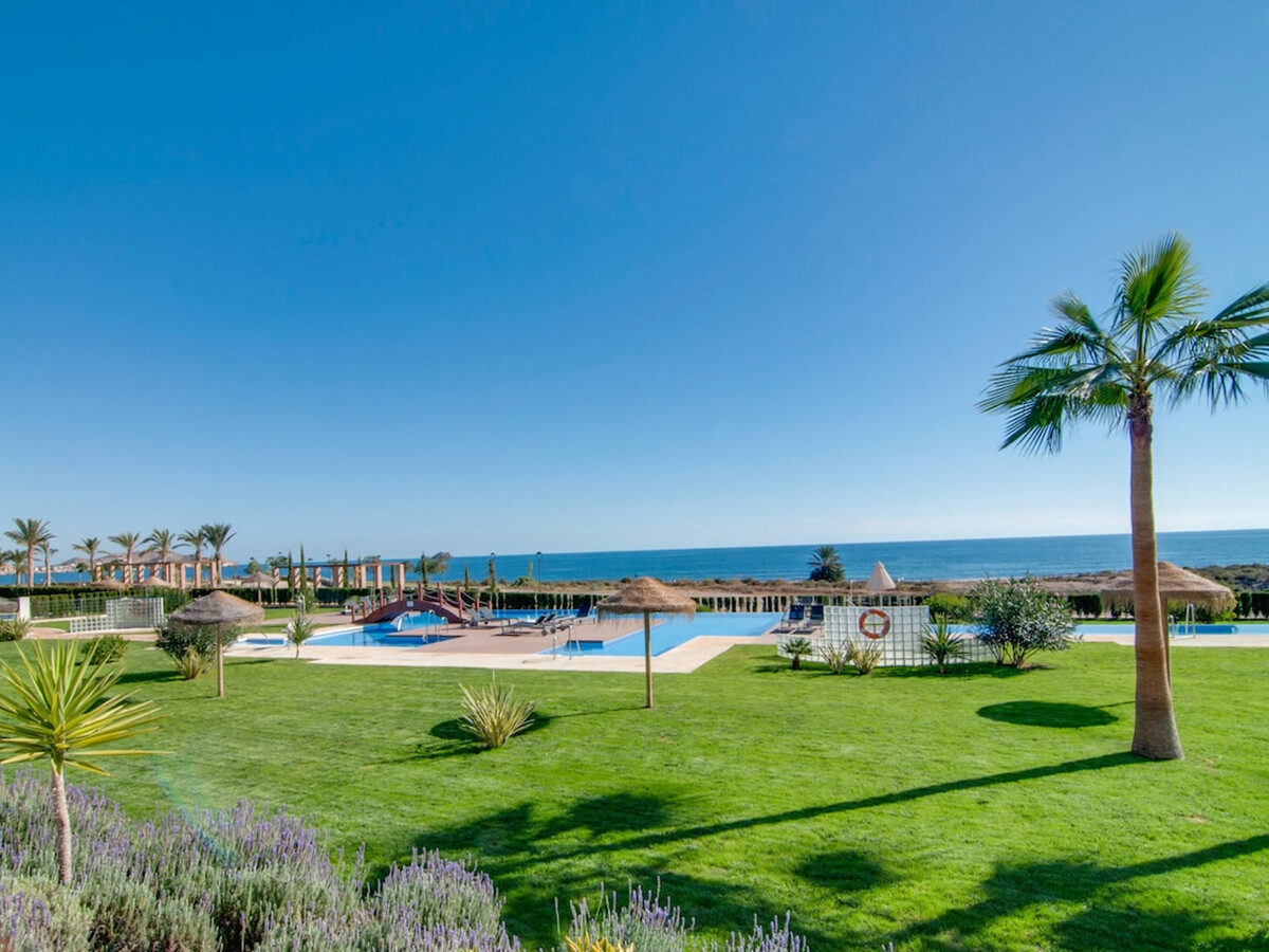 Appartement 4 pers. à 50m de la plage avec piscine chauffée - Photo 2
