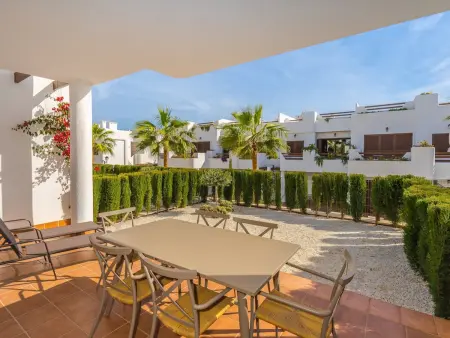 Appartement 4 pers. à 50m de la plage avec piscine chauffée