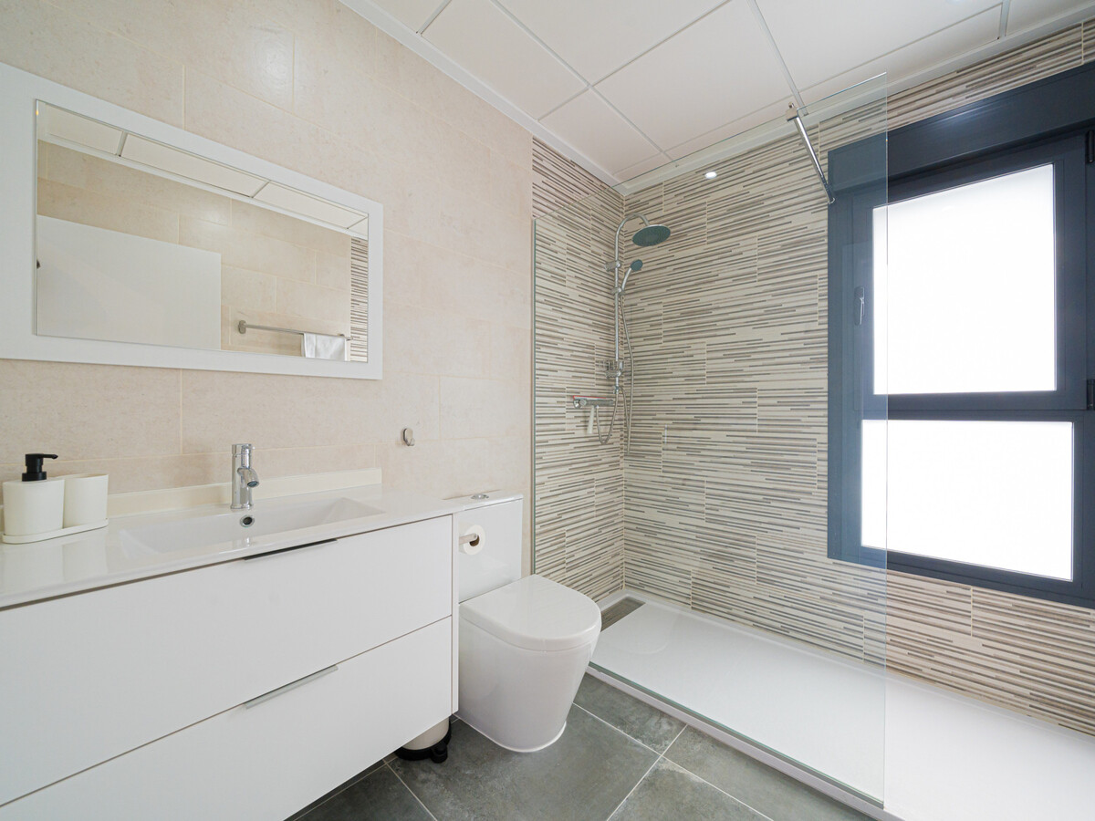 Villa moderne 100 m² piscine chauffée privée - Daya Nueva - Photo 17