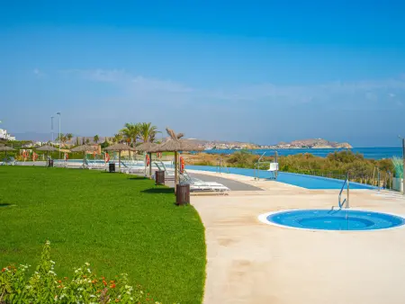 Appartement 2 chambres vue mer à 50 m de la plage