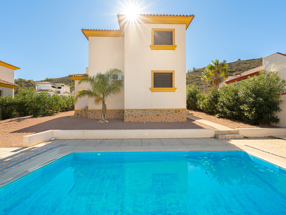 Villa moderne 6 pers. avec piscine privée à Fondó de les Neus - Photo 1