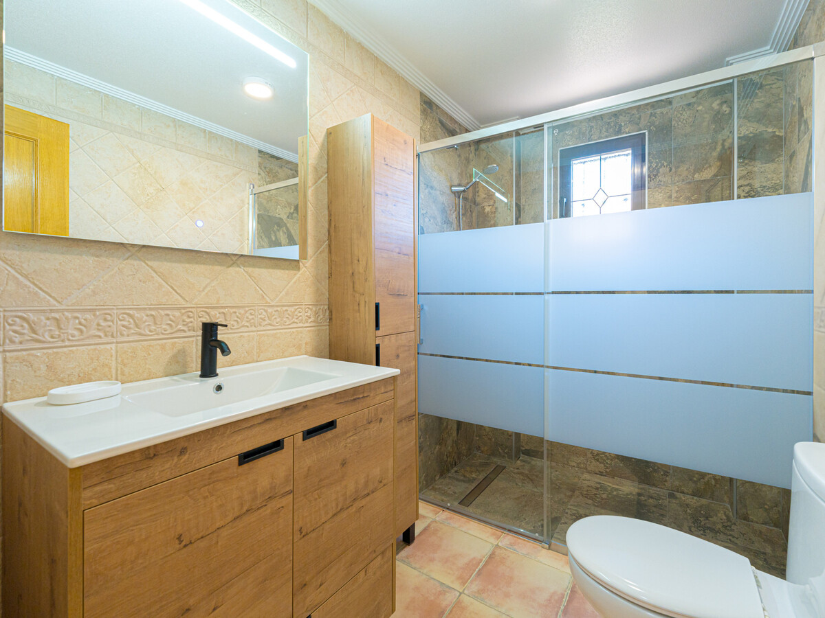 Villa moderne 6 pers. avec piscine privée à Fondó de les Neus - Photo 15