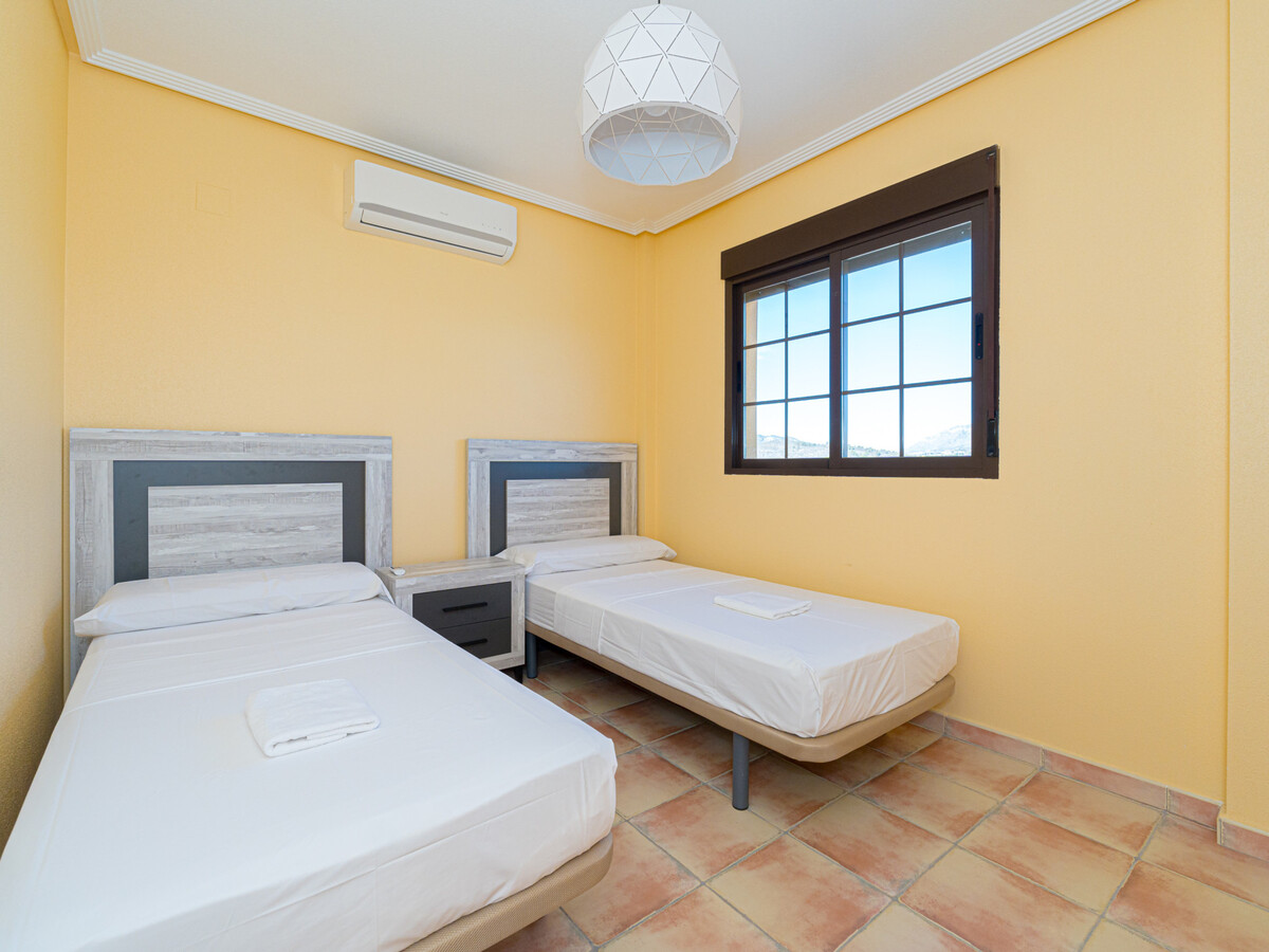 Villa moderne 6 pers. avec piscine privée à Fondó de les Neus - Photo 16