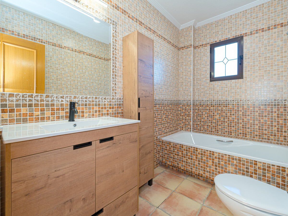Villa moderne 6 pers. avec piscine privée à Fondó de les Neus - Photo 19