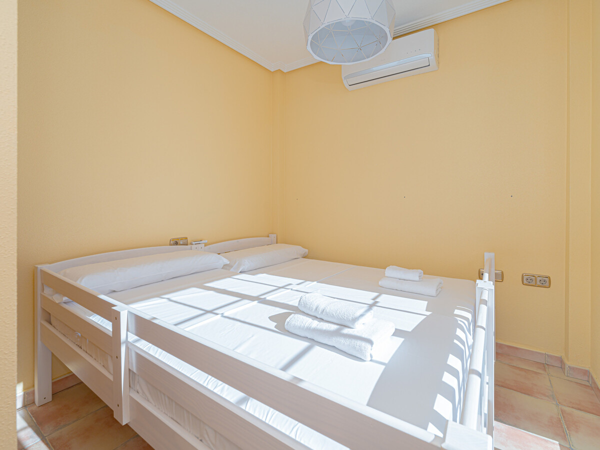 Villa moderne 6 pers. avec piscine privée à Fondó de les Neus - Photo 21