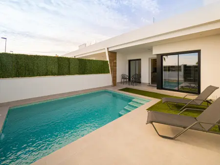 Location villa à Roda, Villa moderne avec piscine privée - 6 pers.