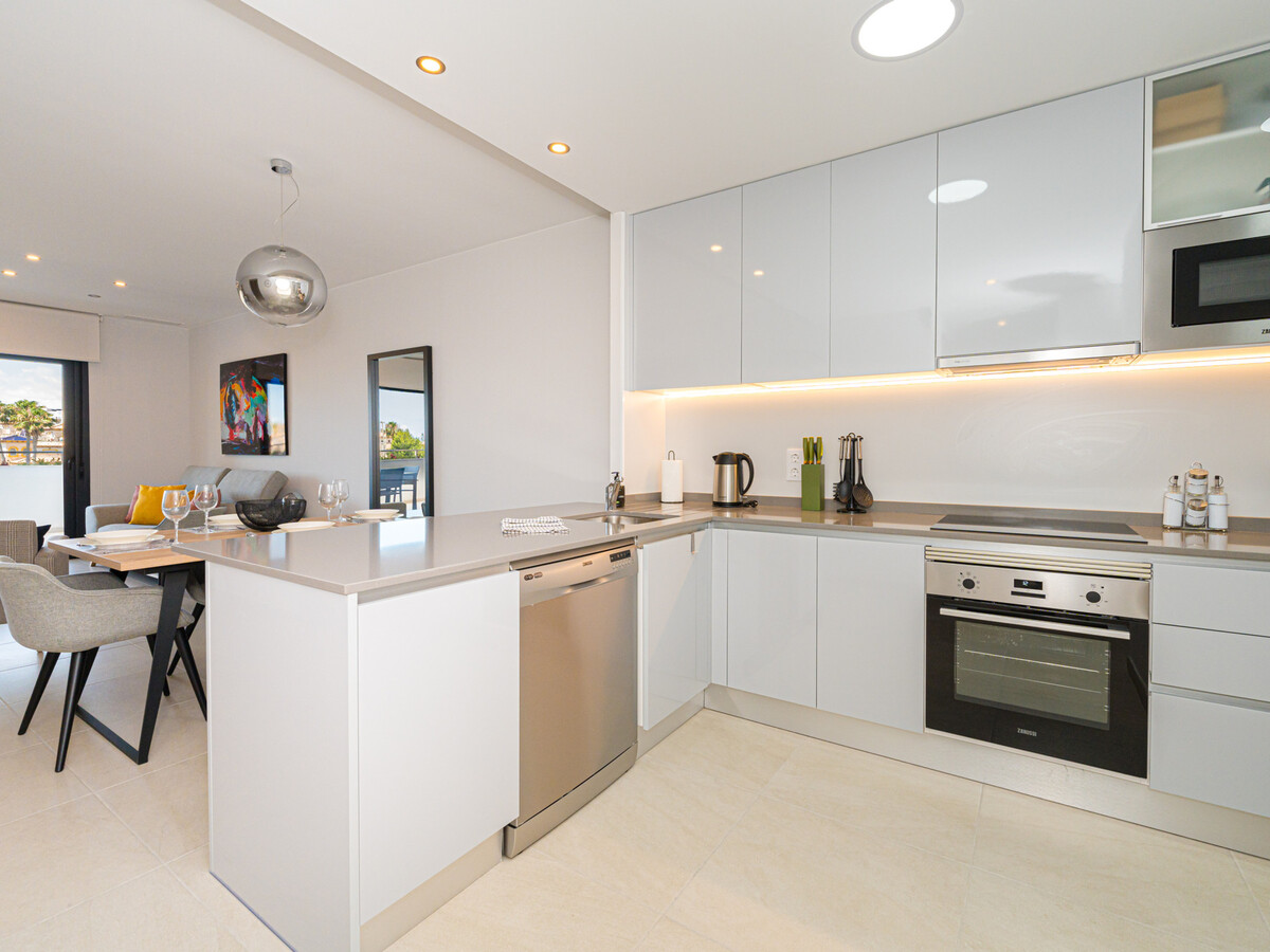 Appartement 100 m² avec terrasse et piscine chauffée - Photo 2