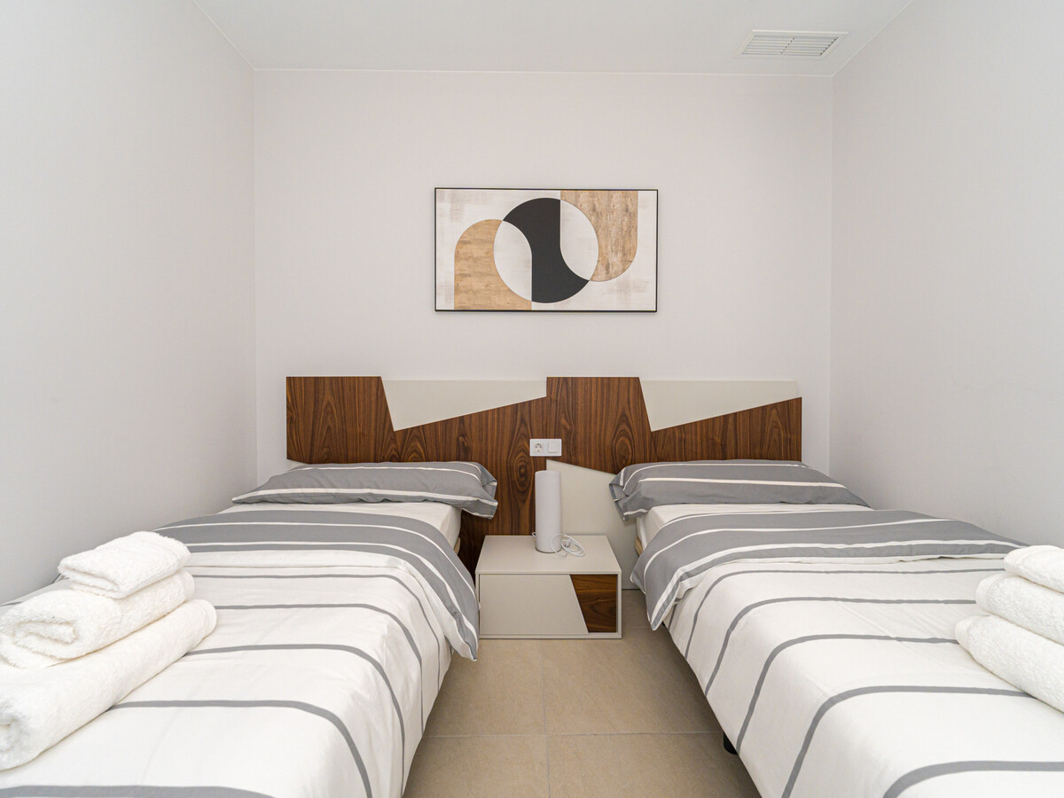 Appartement 100 m² avec terrasse et piscine chauffée - Photo 7