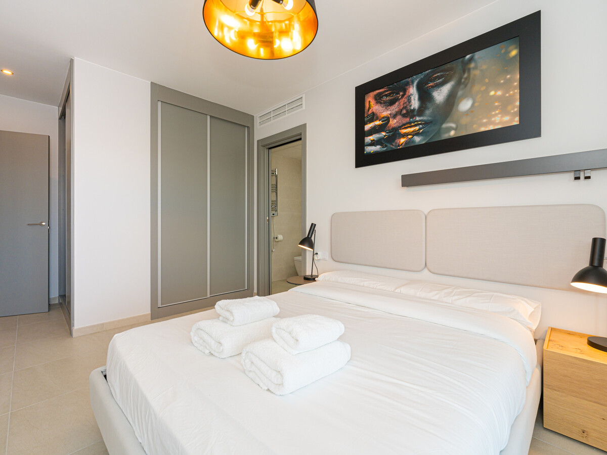 Appartement 100 m² avec terrasse et piscine chauffée - Photo 10