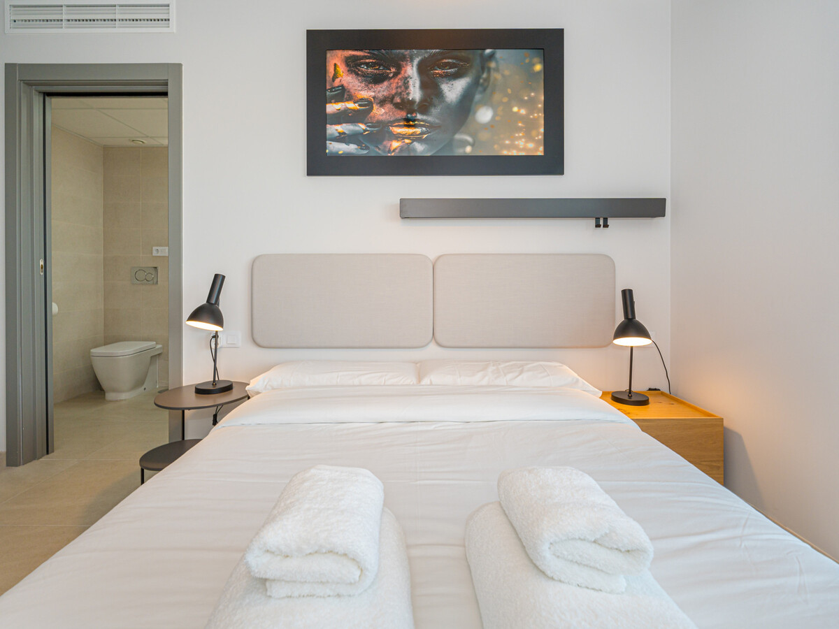 Appartement 100 m² avec terrasse et piscine chauffée - Photo 13