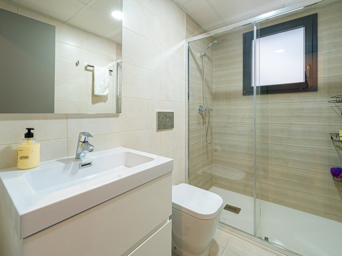 Appartement 100 m² avec terrasse et piscine chauffée - Photo 18