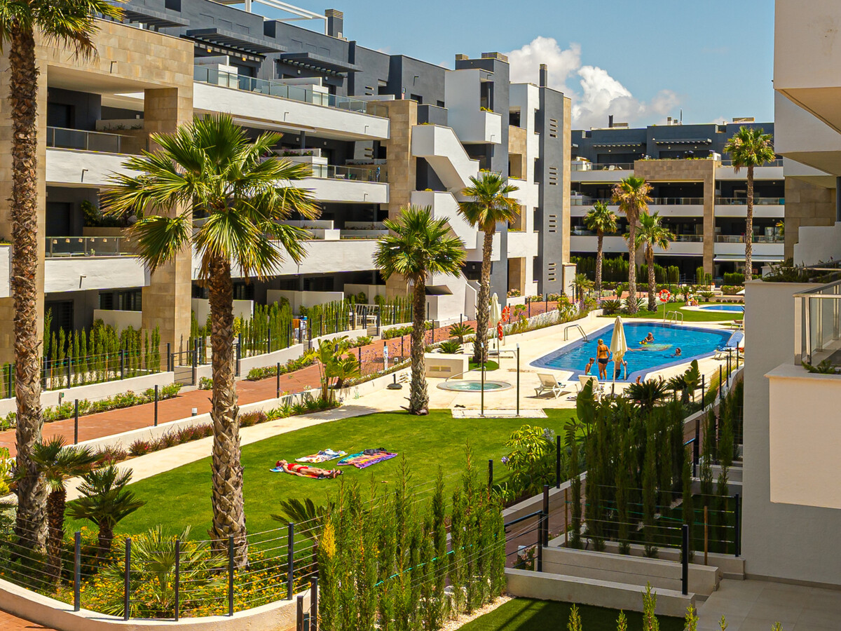 Appartement 100 m² avec terrasse et piscine chauffée - Photo 23