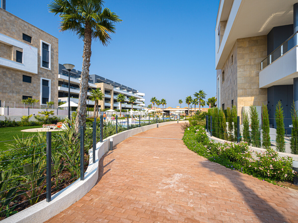 Appartement 100 m² avec terrasse et piscine chauffée - Photo 29