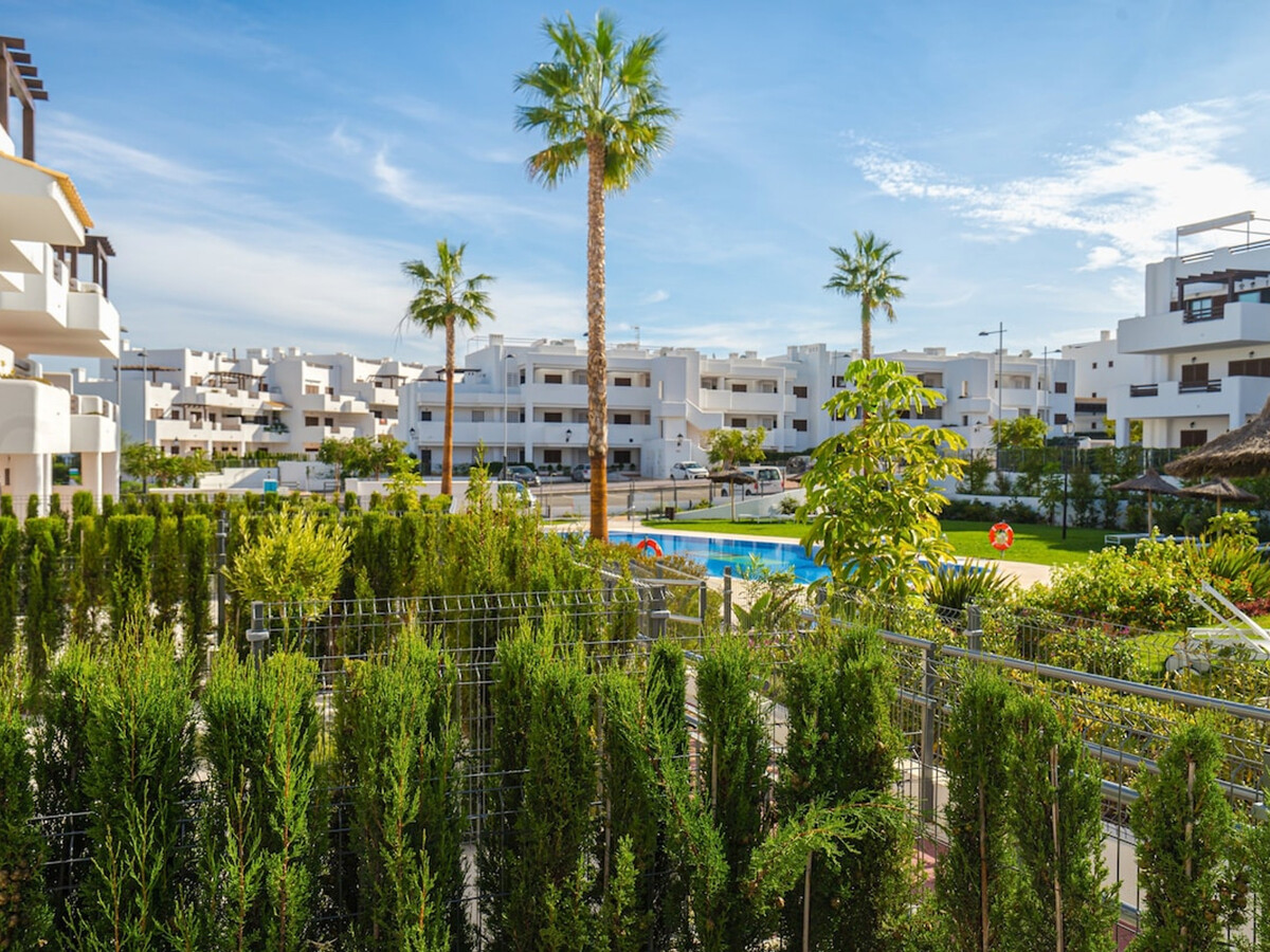 Appartement neuf avec piscine, 500m plage - Photo 1