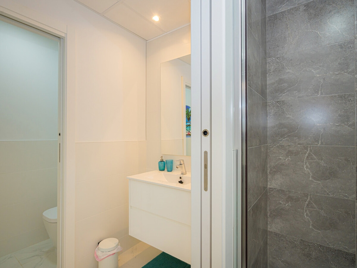 Appartement neuf avec piscine, 500m plage - Photo 17