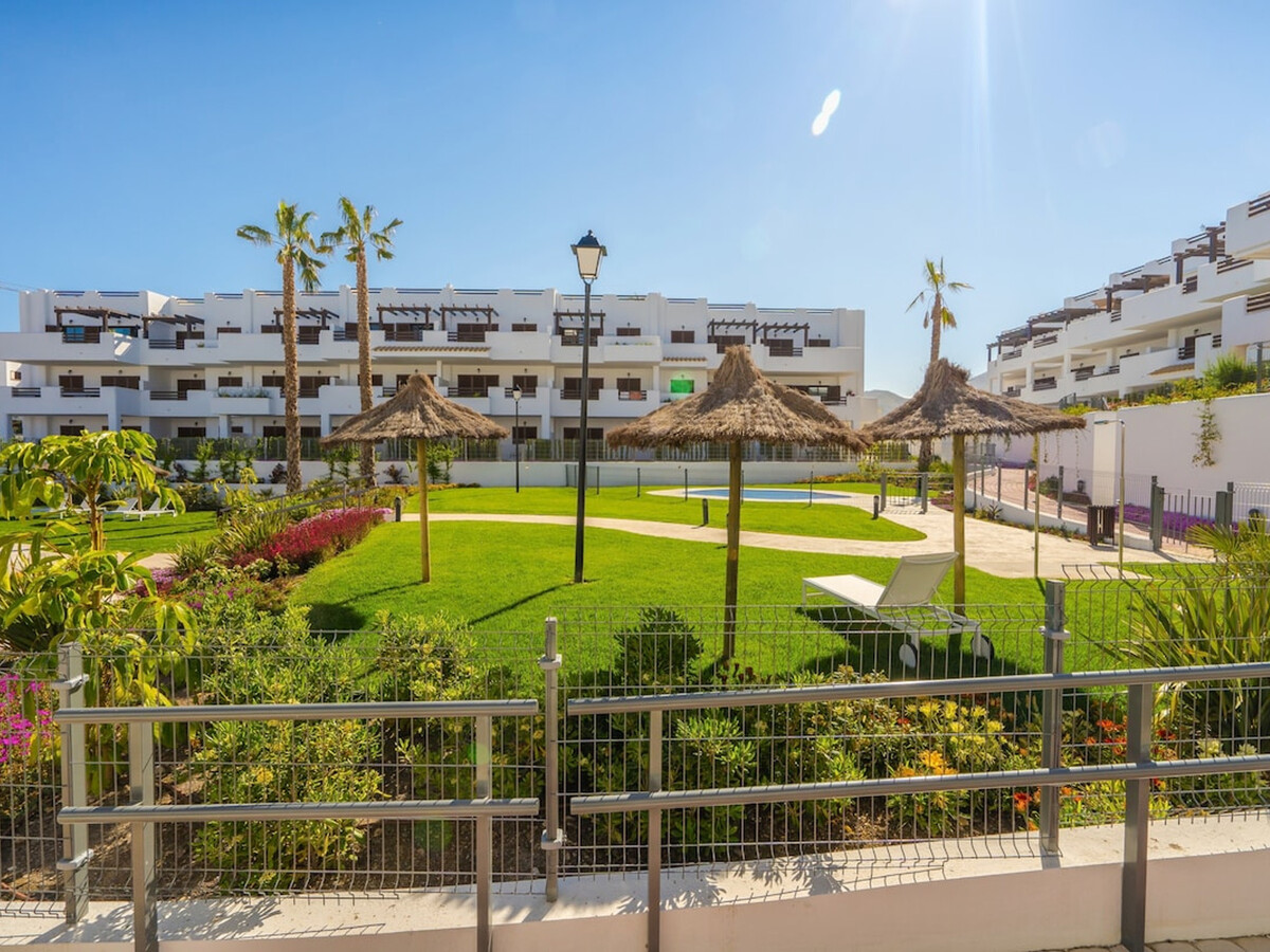 Appartement 2 chambres avec piscine à 500 m de la plage - Photo 2