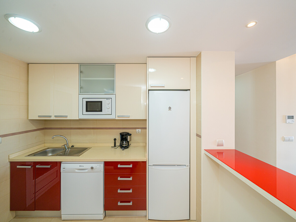 Appartement 75 m² climatisé avec piscine chauffée à 50 m de la plage - Photo 6