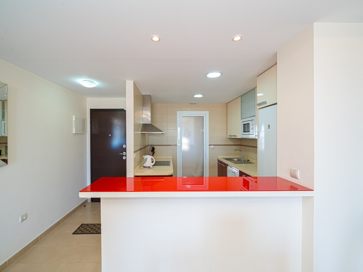 Appartement 75 m² climatisé avec piscine chauffée à 50 m de la plage - Photo 8