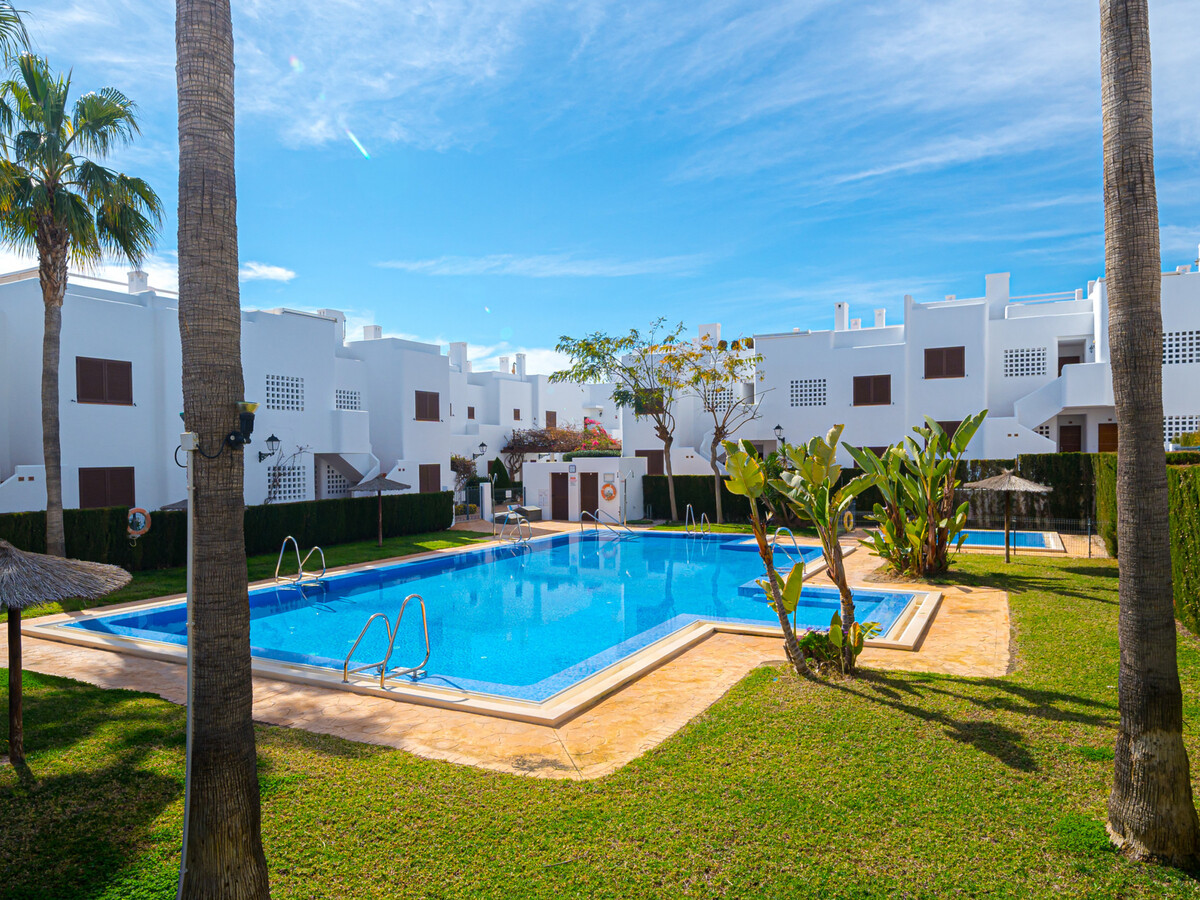 Appartement 75 m² climatisé avec piscine chauffée à 50 m de la plage - Photo 29